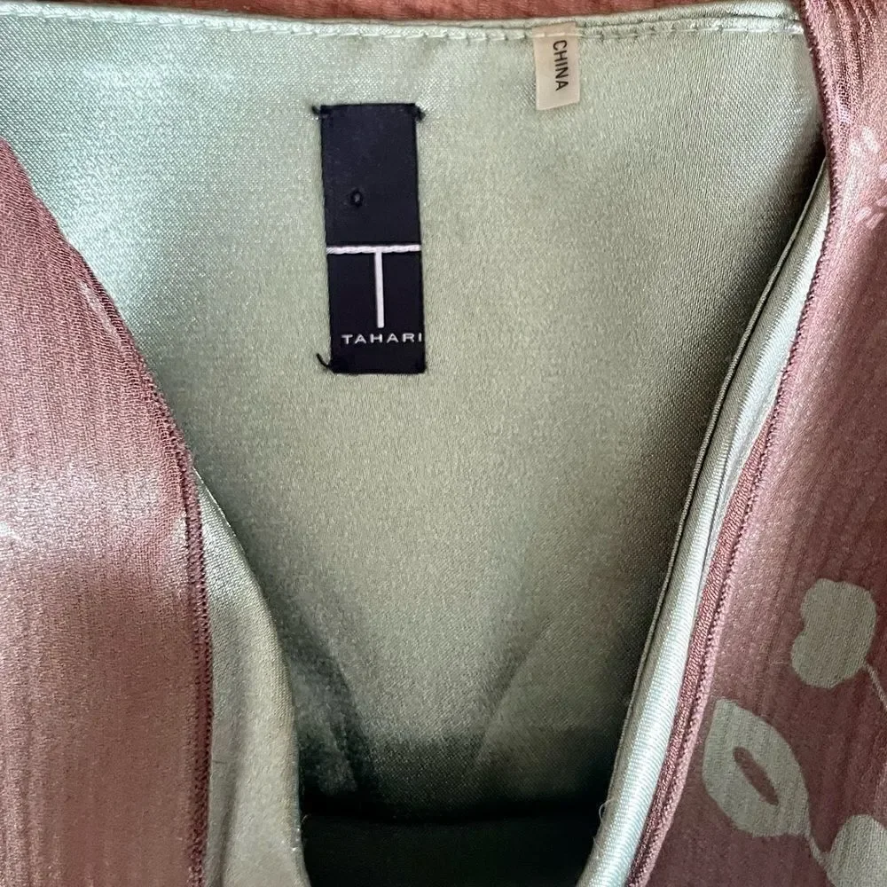 𝅺TAHARI Silk Floral Tank - Picture 6 of 11